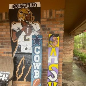 Selling welcome signs or team signs. The signs are individually painted & design